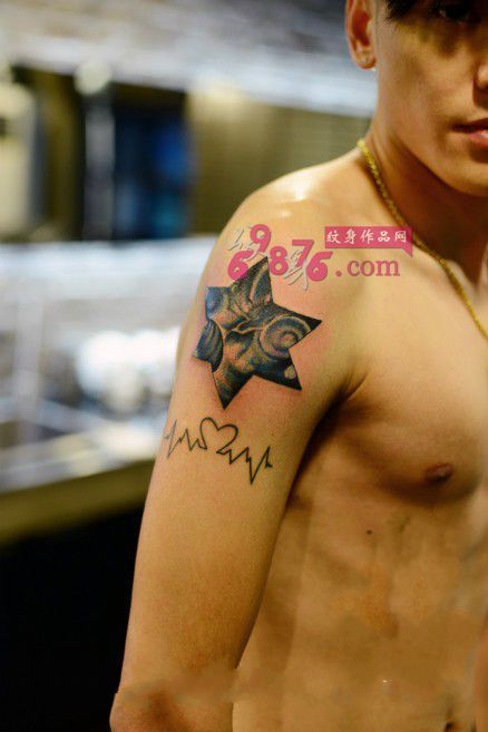 个性星空星星心电图纹身图片