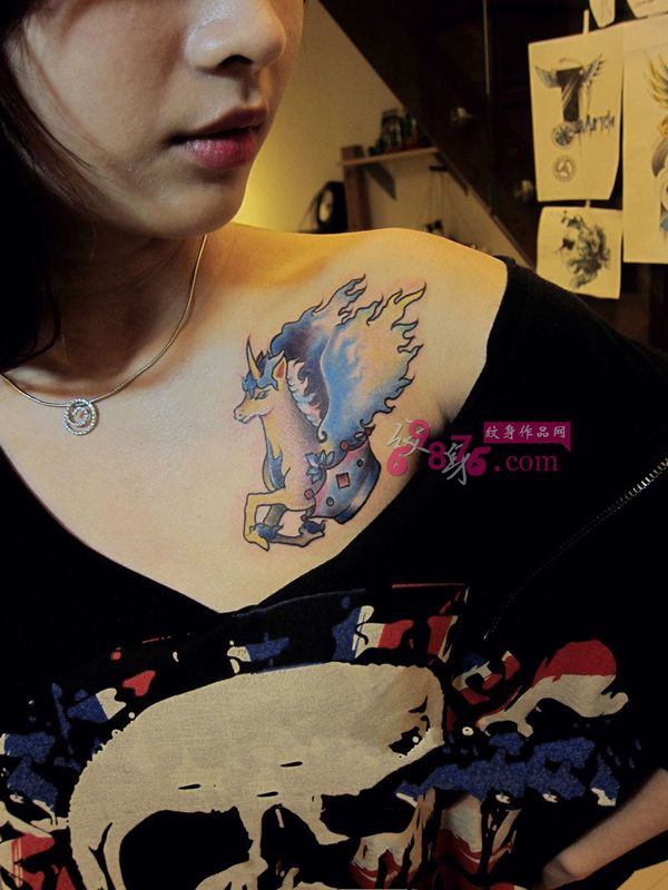 梦幻独角兽锁骨纹身图片