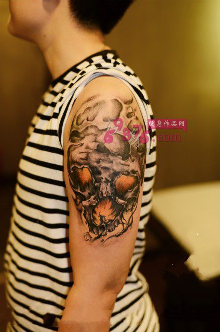 欧美风骷髅手臂纹身图片