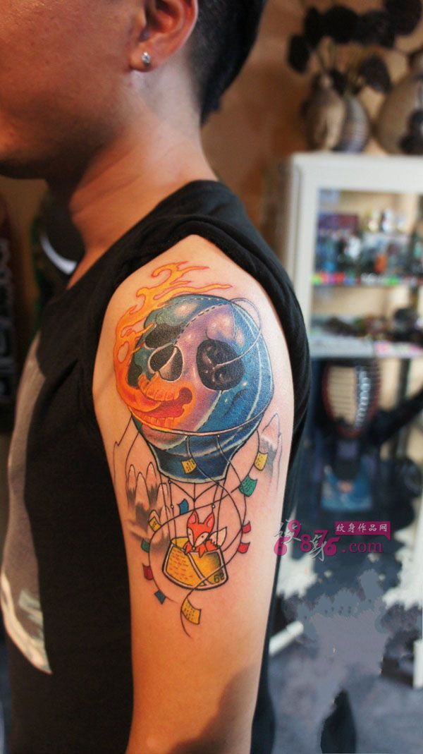 创意热气球狐狸花臂纹身图片