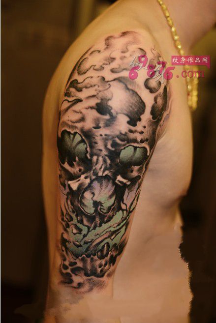 欧美复古骷髅大臂纹身图片