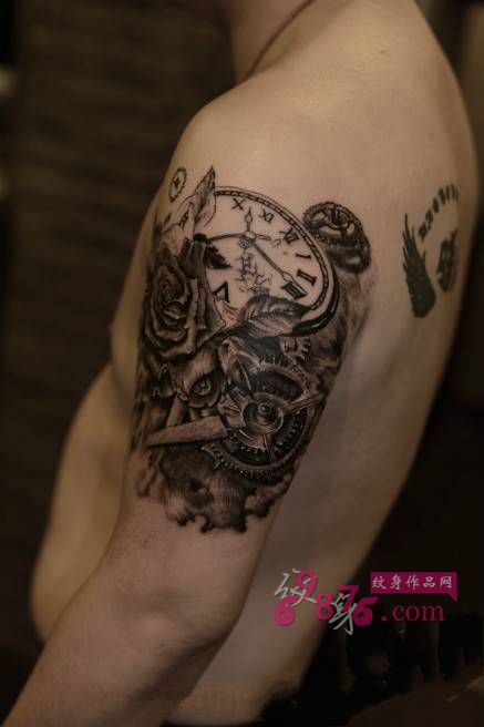 欧美复古机械怀表纹身图片