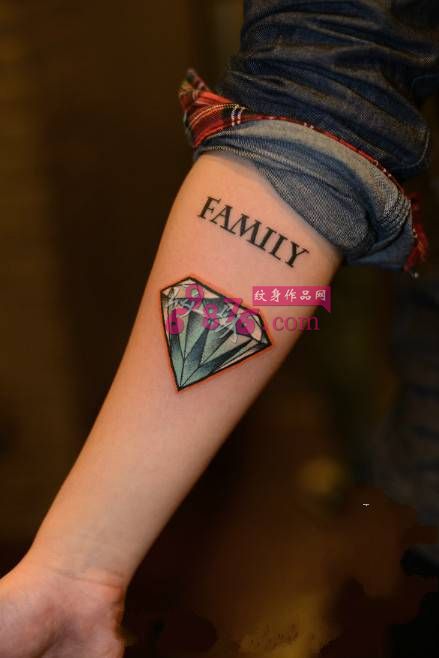清新可爱小钻石手臂纹身图片