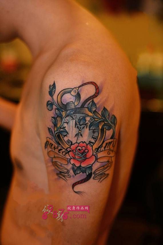 复古钟表大臂时尚纹身图片