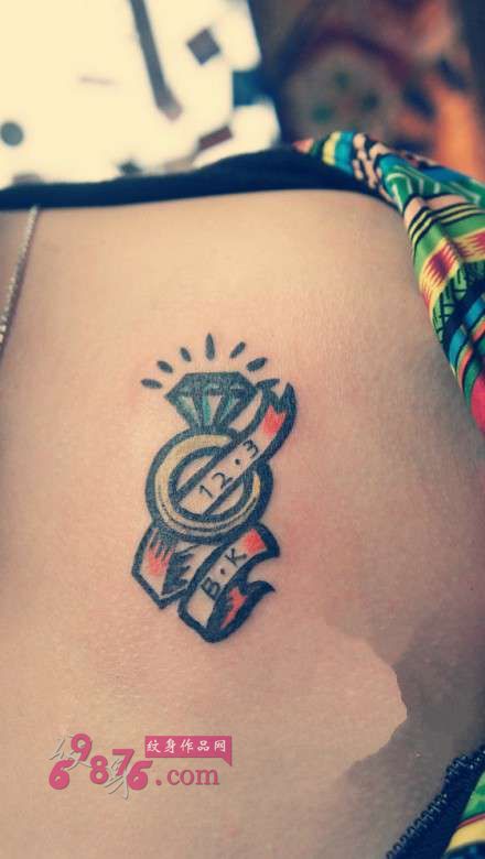 创意钻石戒指锁骨纹身图片