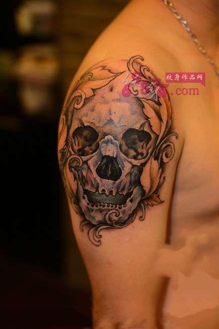 藤蔓骷髅欧美份手臂纹身图片