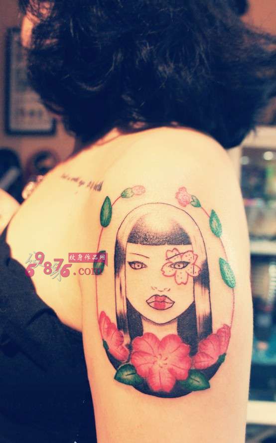 创意花样少女手臂纹身图片