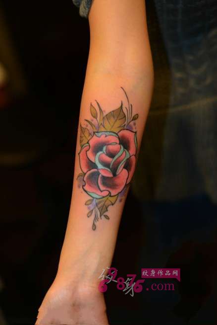 手臂清新School花朵纹身 图片