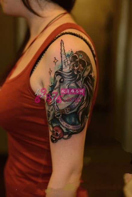 复古创意独角兽高清手臂纹身图片