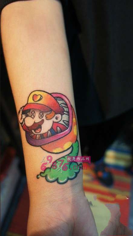 可爱玛丽奥手腕个性纹身图片