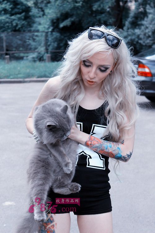 个性潮美女花小臂纹身图片