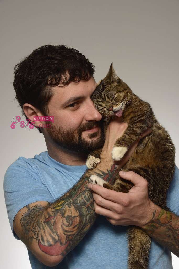 欧美男生花小臂纹身图片