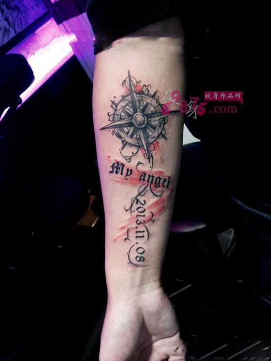 航海指南针手臂纹身图片