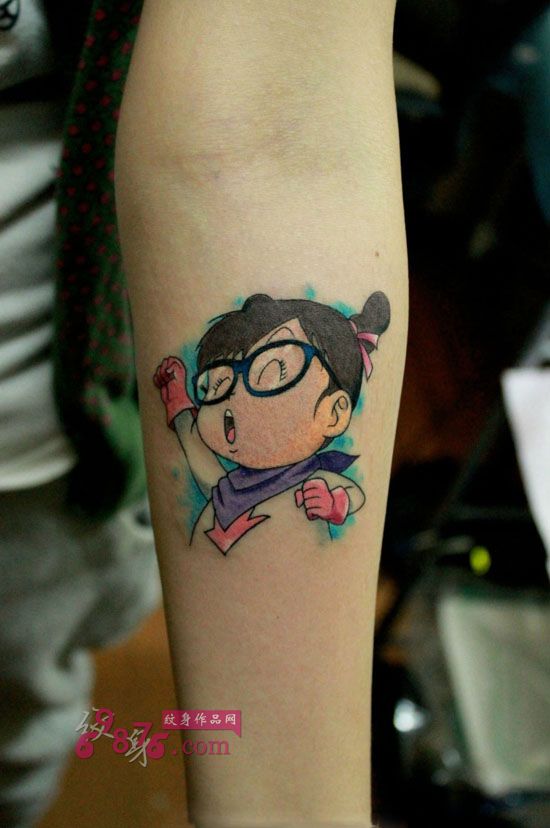 经典漫画人物阿拉蕾手臂纹身图片