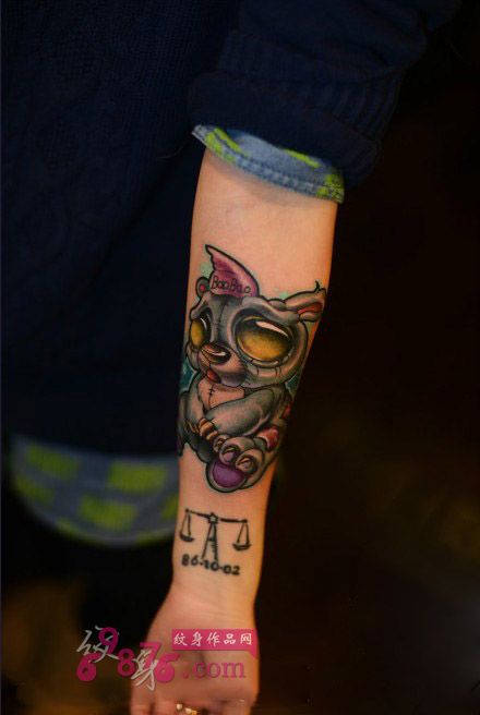 可爱萌小熊手臂纹身图片
