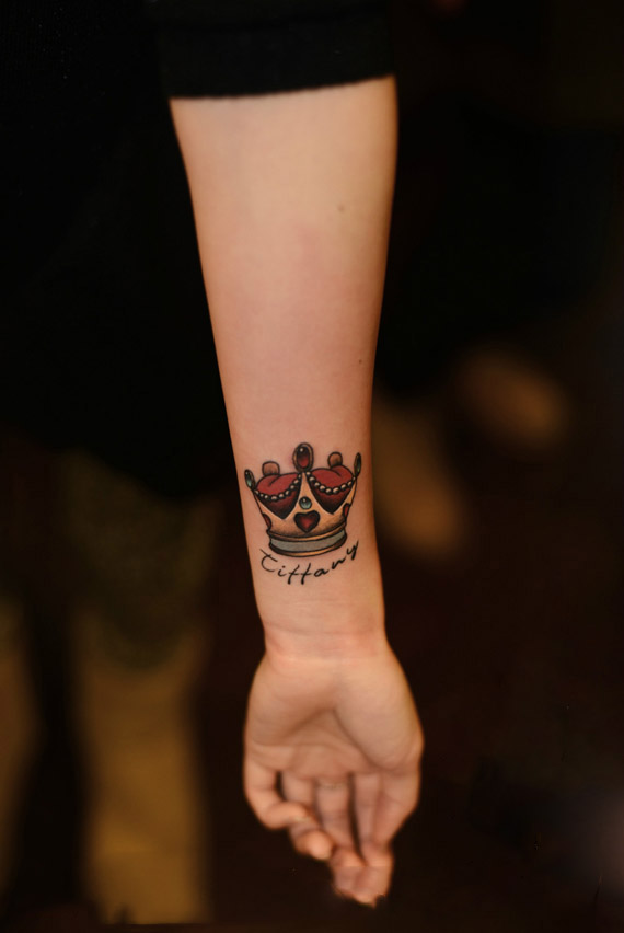 复古皇冠手腕时尚纹身图片