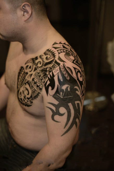 男生手臂霸气毛利图腾纹身图片缩略频道推荐图