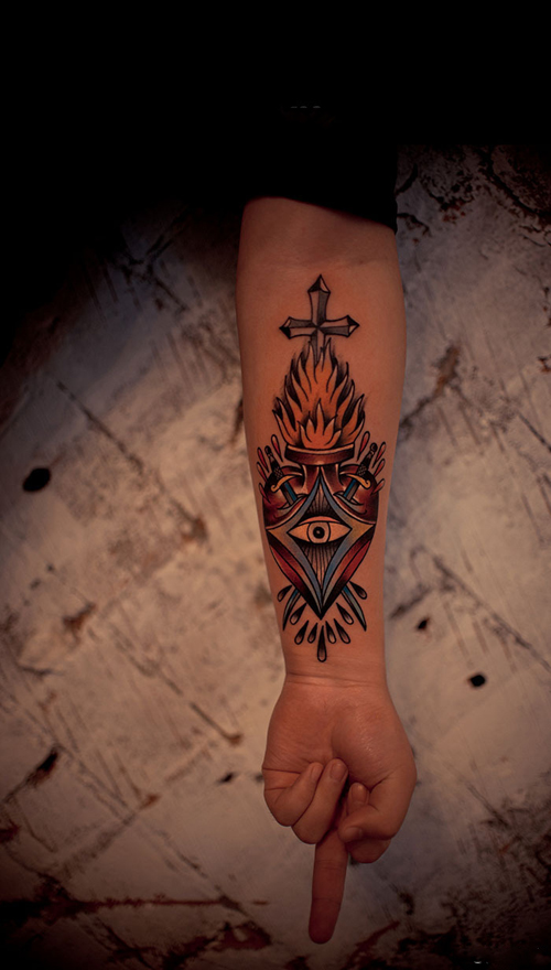 个性心脏焰火手臂纹身图片