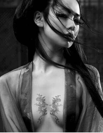 古代性感美女胸部优美的花藤纹身图图片缩略频道推荐图
