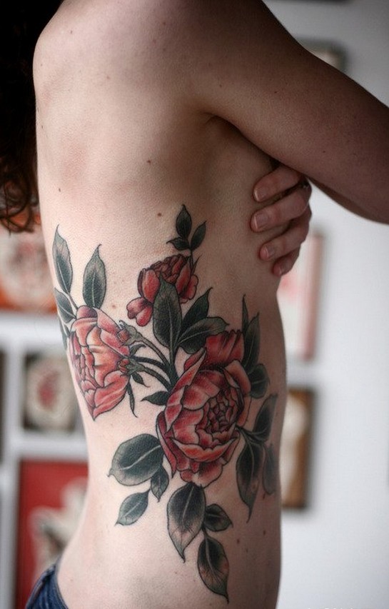 一款侧腰玫瑰花纹身图案图片