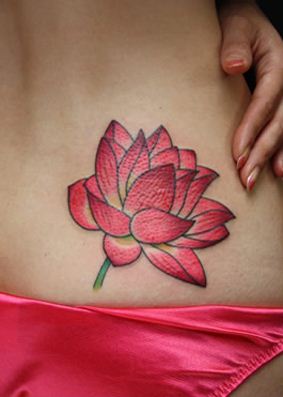 后腰莲花纹身图案图片