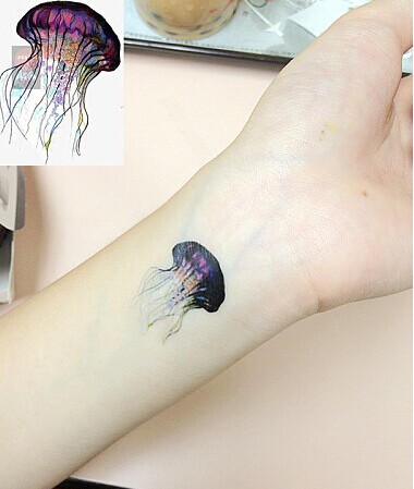 漂亮女生手部水母纹身图案图片