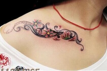 漂亮MM肩部唯美清新好看花藤纹身图图片