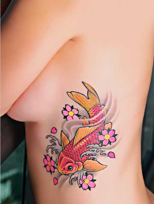 女生侧腰漂亮鲤鱼图案图片