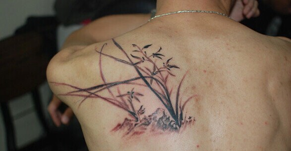 男生肩部小清新唯美花草纹身图案图片