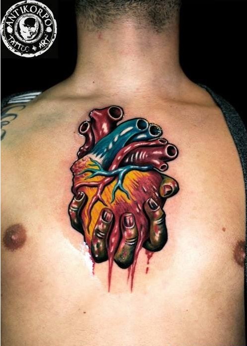 胸口心脏纹身图案图片