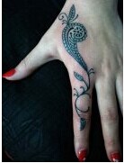 手部唯美清新花藤图纹身欣赏图片