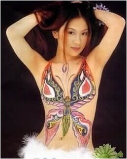 清纯美少女胸部超大蝴蝶纹身图案图片