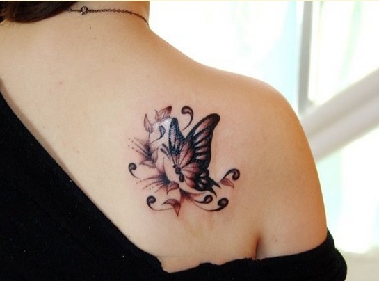 女性肩背好的纹身图案图片