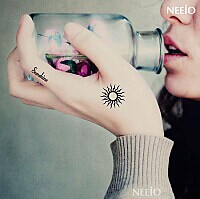 女生手部清新英文小太阳纹身图图片