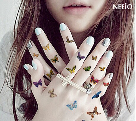 女生手部唯美50款小花蝴蝶纹身图图片