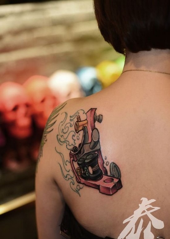 肩部个性纹身马达纹身图案图片