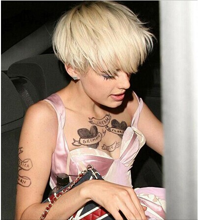 欧美明星美人胸部N个心形纹身图图片