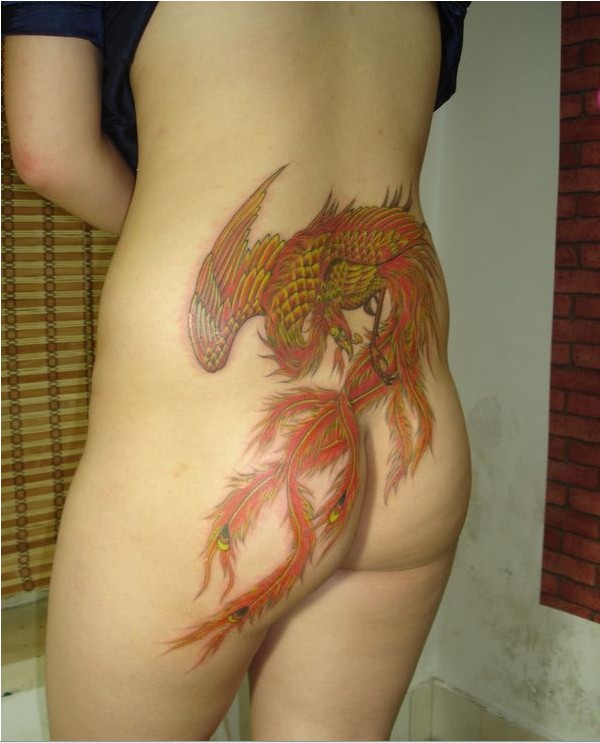 女性屁股上的凤凰纹身展示图片缩略频道推荐图