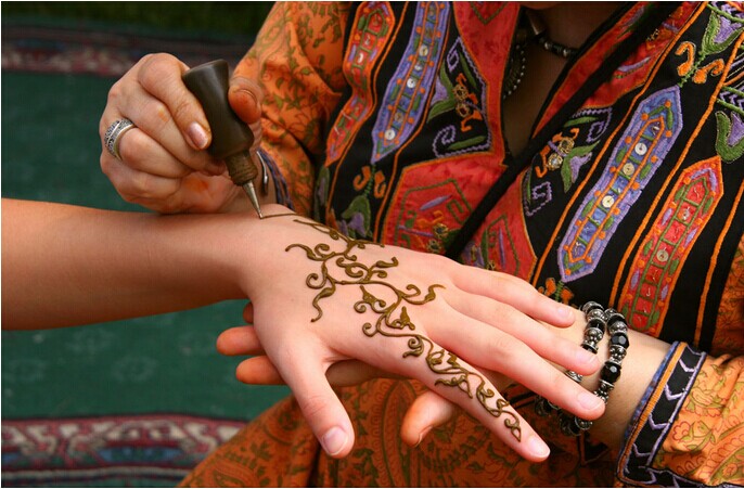 女生手部唯美花腾图纹身图片