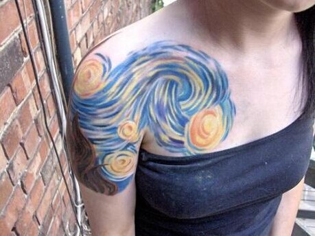 女生肩部漂亮好看色彩纹身图案图片