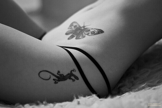 超性感女生腰部清新小动物蝴蝶纹身图片