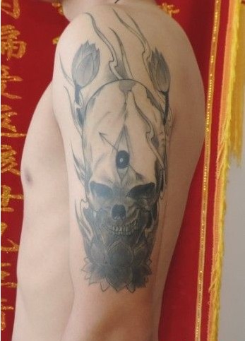 这骷髅头纹身真给力手臂纹身图案图片