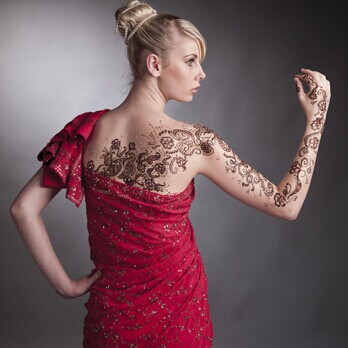 国外许多部落民族的漂亮花藤纹身图片