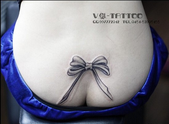 女性臀部蝴蝶结纹身图案图片缩略频道推荐图