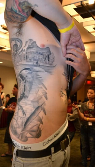 腰部小桥流水的风景纹身图案欣赏图片缩略频道推荐图