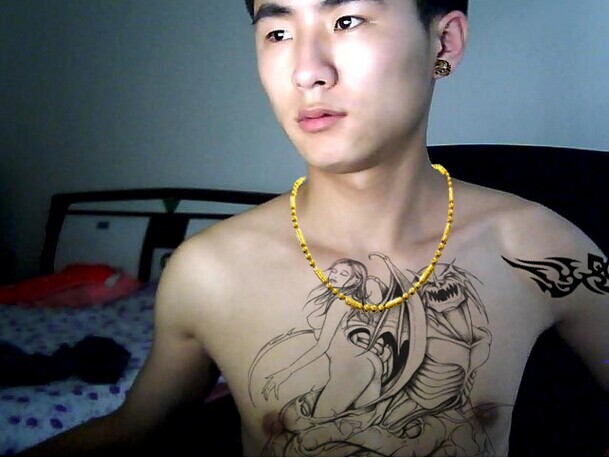 帅哥胸部漂亮好看的美女与野兽简单纹图片