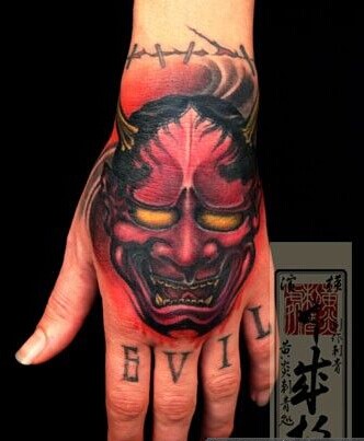 手背上霸气的日本般若纹身图片