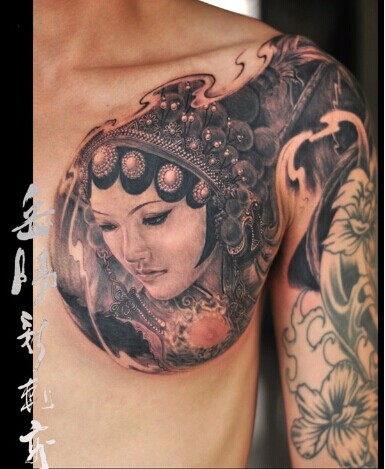 男生肩部漂亮经典的花旦纹身图案图片