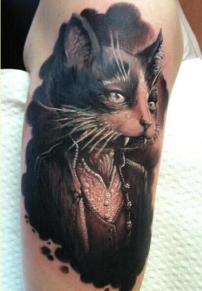 给大家欣赏一款个性手臂猫纹身图作品图片