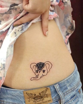 美女腰间非常可爱的小象纹身图案图片